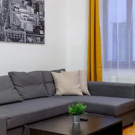 Apartment Downtown In The Gozsdu Garden *