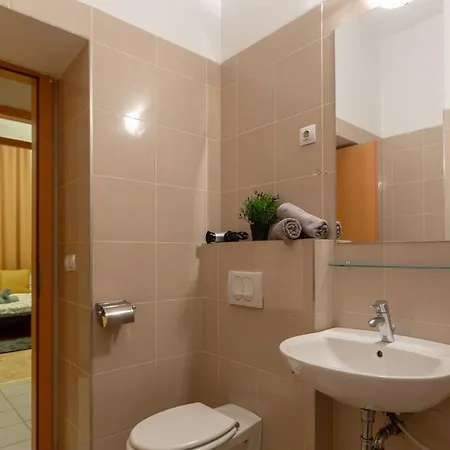 Apartment Downtown In The Gozsdu Garden Budapest